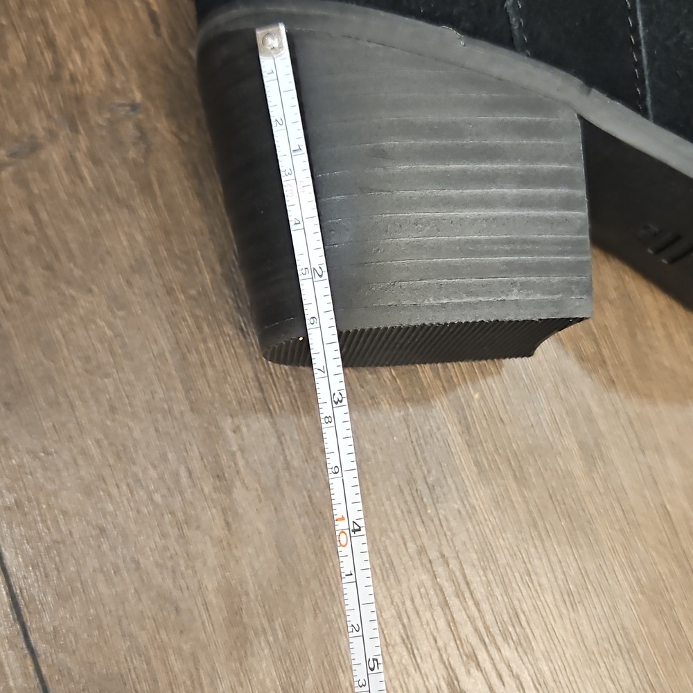 NWT TOMS Constance Black Suede Ortholite Ankle Boots - Size 8 - Picture 12 of 13